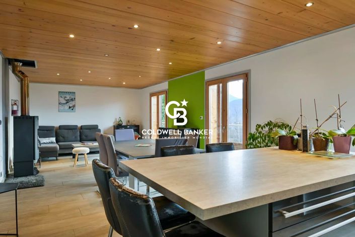 Image No.17-4 Bed House for sale