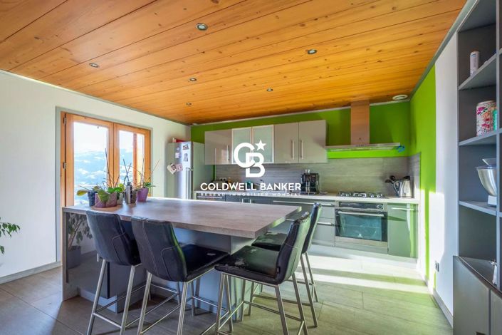 Image No.2-4 Bed House for sale