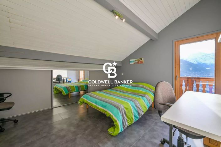 Image No.6-4 Bed House for sale