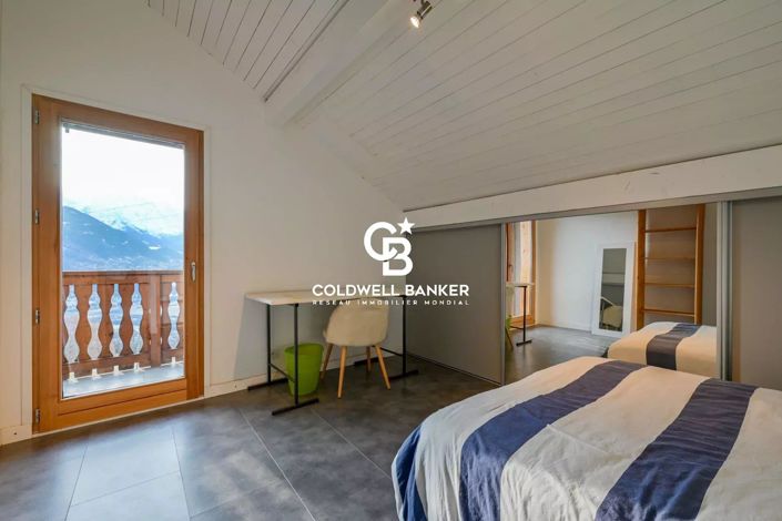 Image No.8-4 Bed House for sale