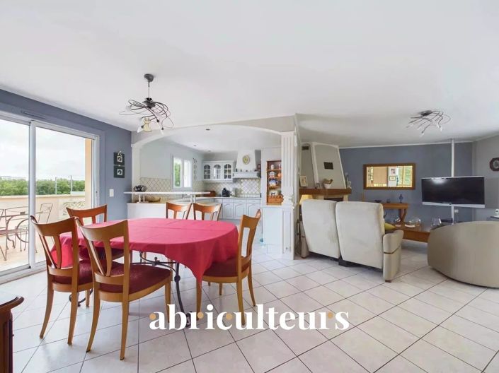 Image No.3-4 Bed House for sale