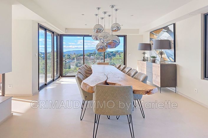 Image No.5-5 Bed House for sale