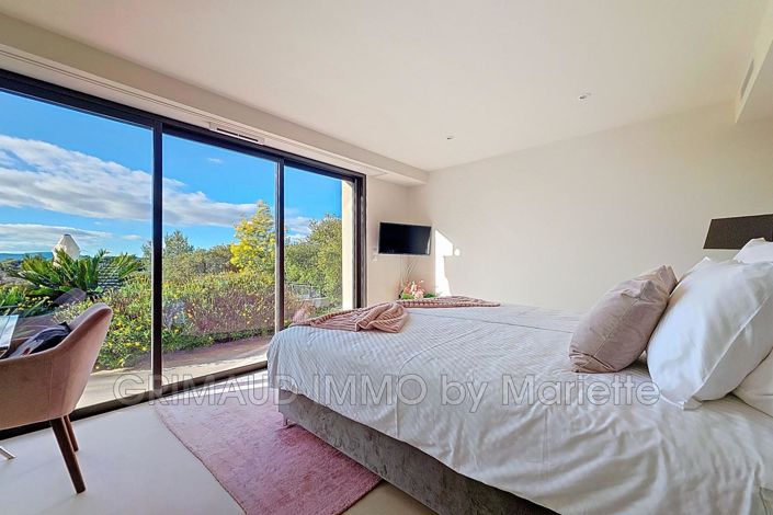 Image No.7-5 Bed House for sale