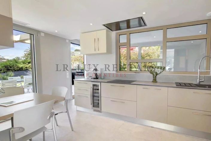 Image No.3-7 Bed House for sale