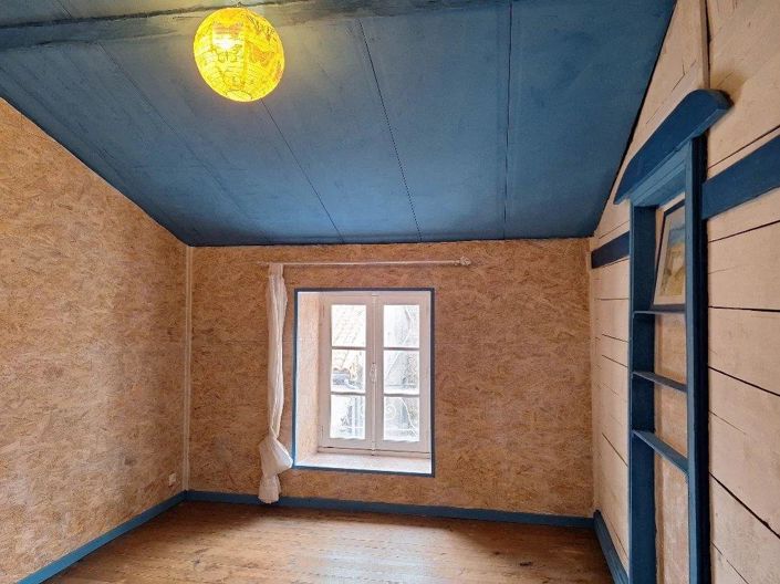 Image No.10-3 Bed House for sale