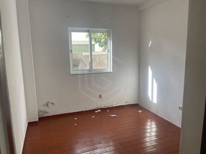 Image No.18-2 Bed House for sale