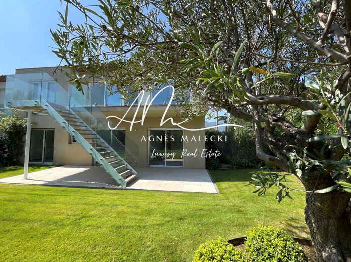 Image No.3-4 Bed House for sale