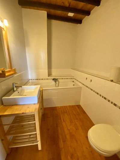 Image No.18-8 Bed House for sale