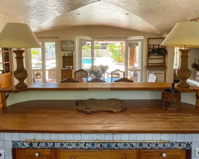 Image No.10-5 Bed House for sale