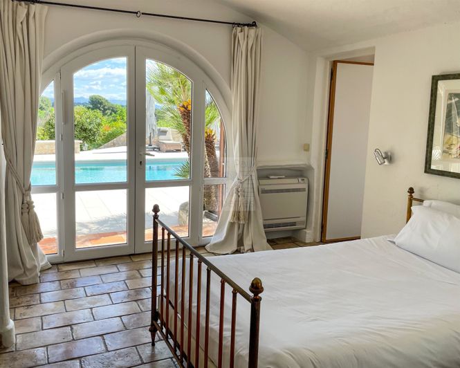 Image No.19-5 Bed House for sale