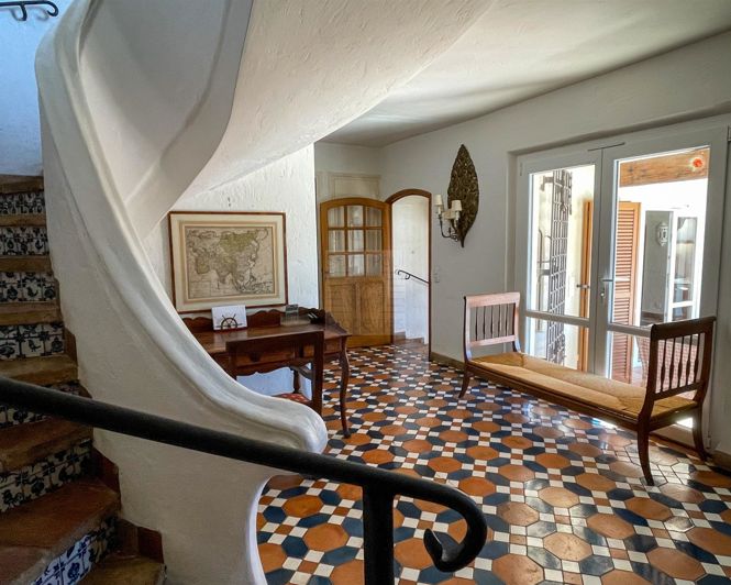 Image No.5-5 Bed House for sale