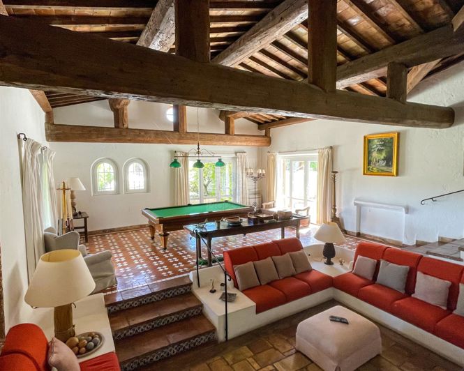 Image No.7-5 Bed House for sale