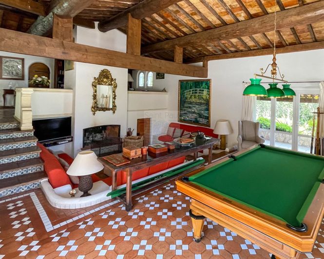 Image No.8-5 Bed House for sale