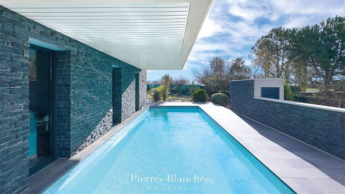 Image No.2-4 Bed House for sale