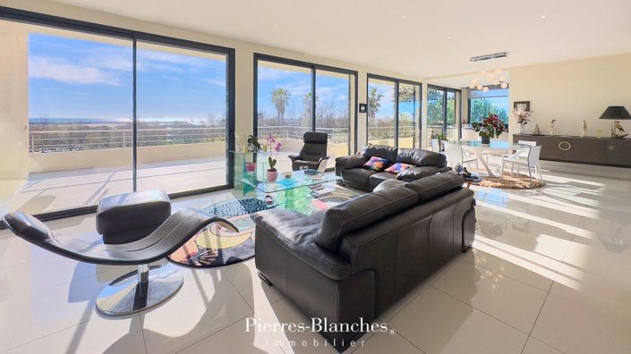 Image No.3-4 Bed House for sale