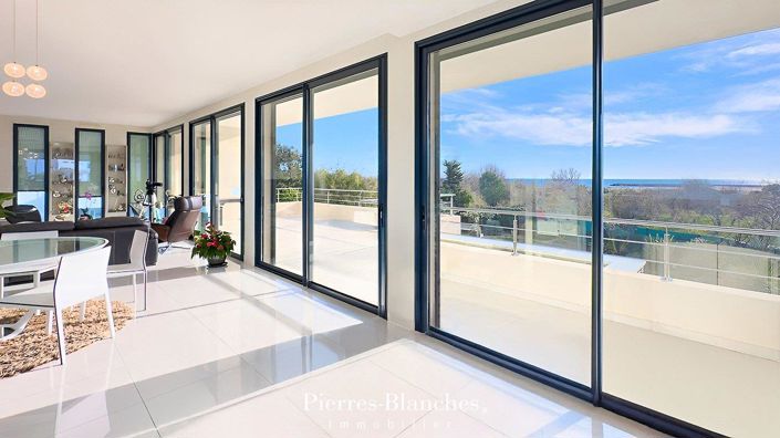 Image No.4-4 Bed House for sale