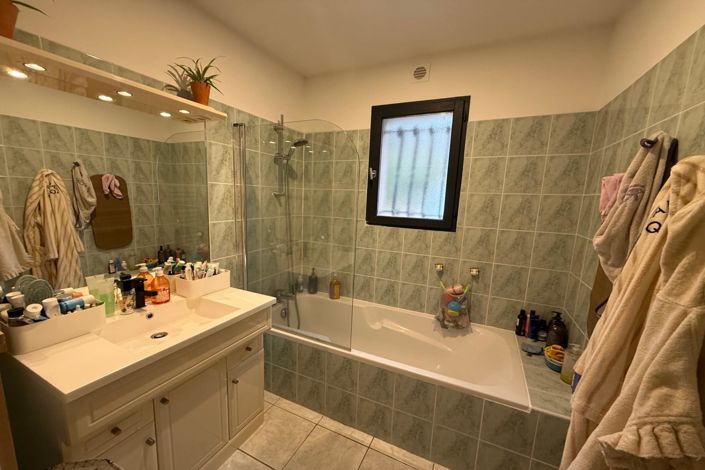 Image No.6-3 Bed House for sale