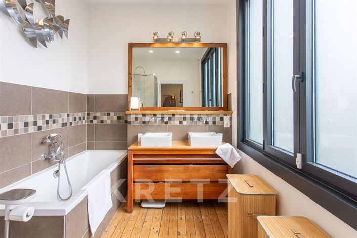 Image No.12-3 Bed House for sale