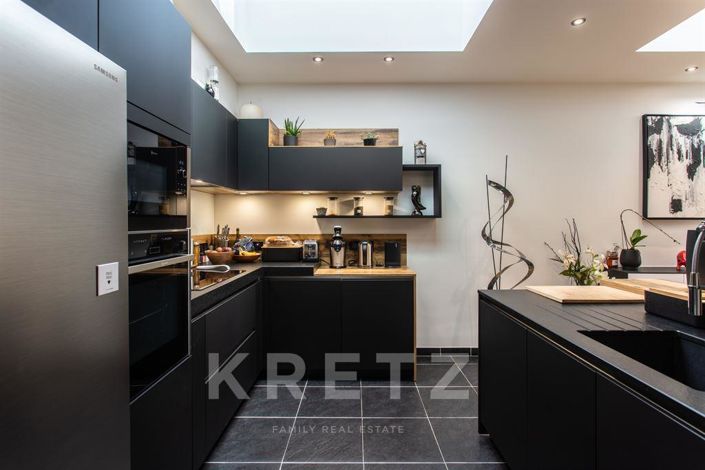 Image No.8-3 Bed House for sale