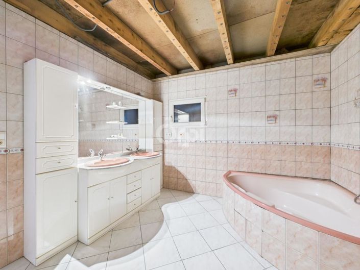 Image No.9-4 Bed House for sale