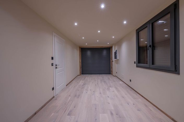 Image No.14-4 Bed House for sale