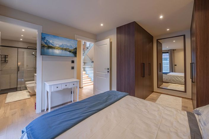 Image No.7-4 Bed House for sale