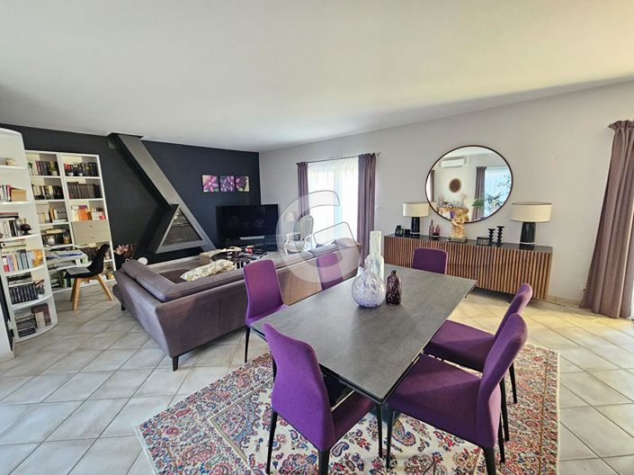 Image No.2-3 Bed House for sale