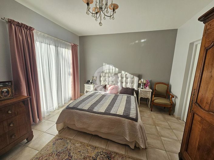 Image No.7-3 Bed House for sale