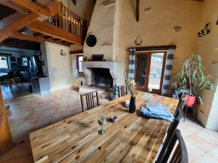 Image No.2-4 Bed House for sale