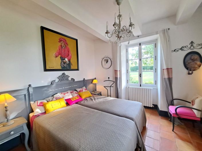 Image No.14-7 Bed Property for sale