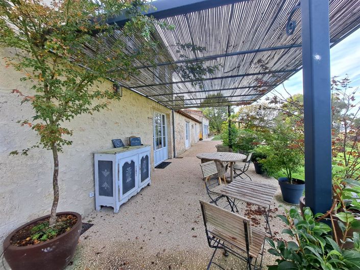 Image No.27-7 Bed Property for sale