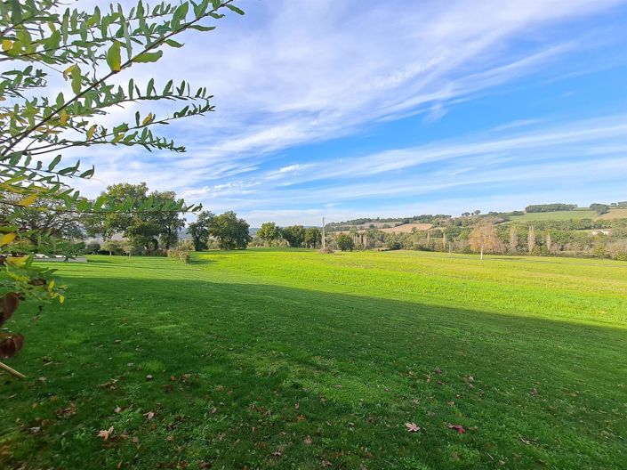 Image No.29-7 Bed Property for sale