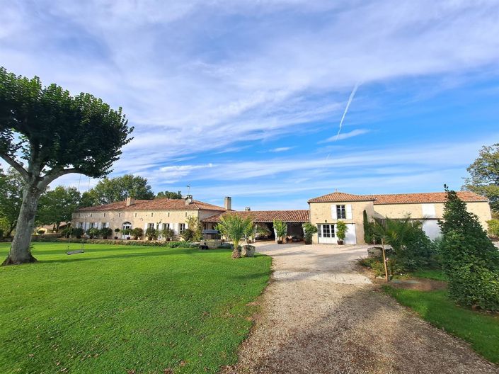 Image No.30-7 Bed Property for sale