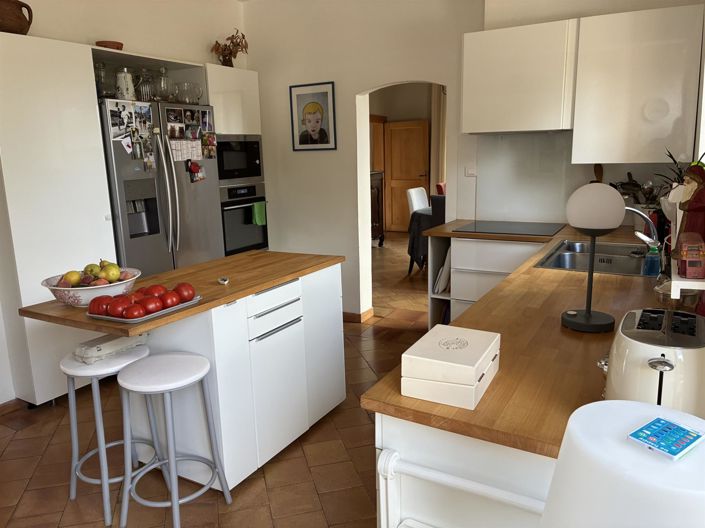 Image No.12-7 Bed House for sale