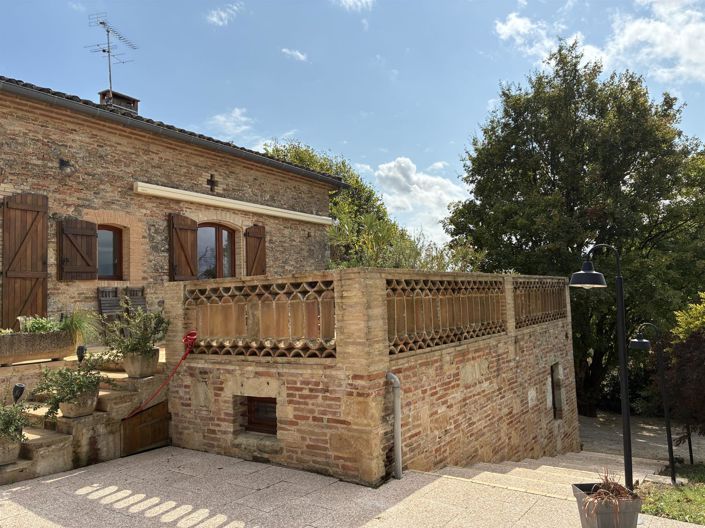 Image No.27-7 Bed House for sale