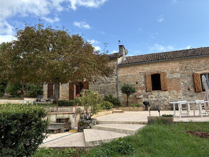 Image No.28-7 Bed House for sale