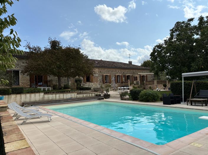 Image No.30-7 Bed House for sale