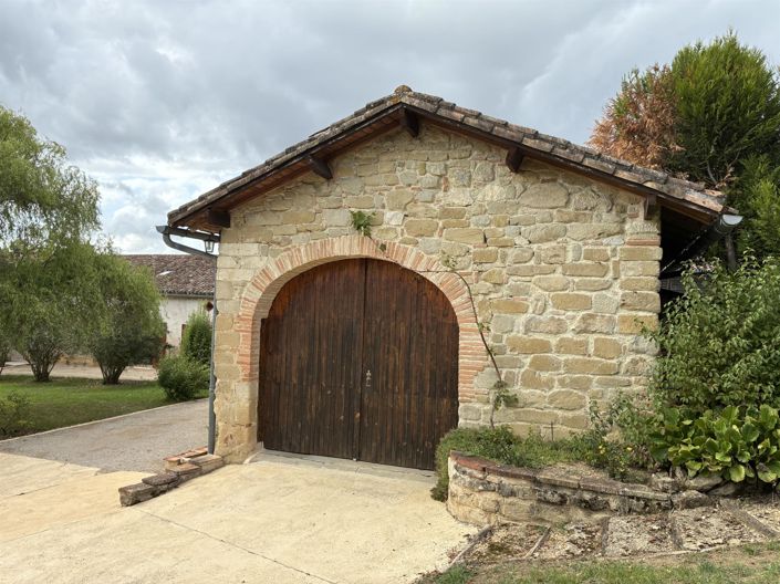 Image No.31-7 Bed House for sale