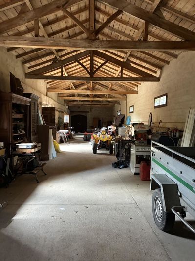 Image No.32-7 Bed House for sale