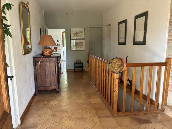 Image No.6-7 Bed House for sale