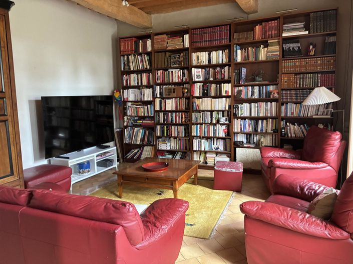 Image No.7-7 Bed House for sale