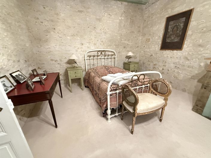 Image No.12-3 Bed House for sale