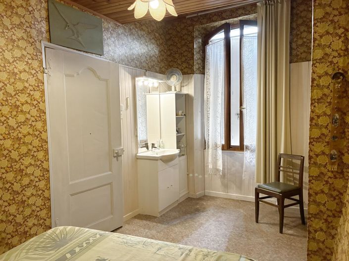 Image No.10-4 Bed House for sale