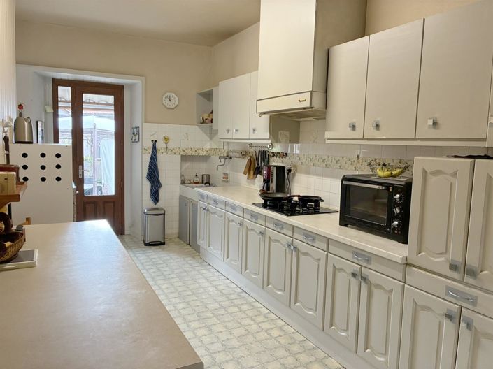 Image No.8-4 Bed House for sale