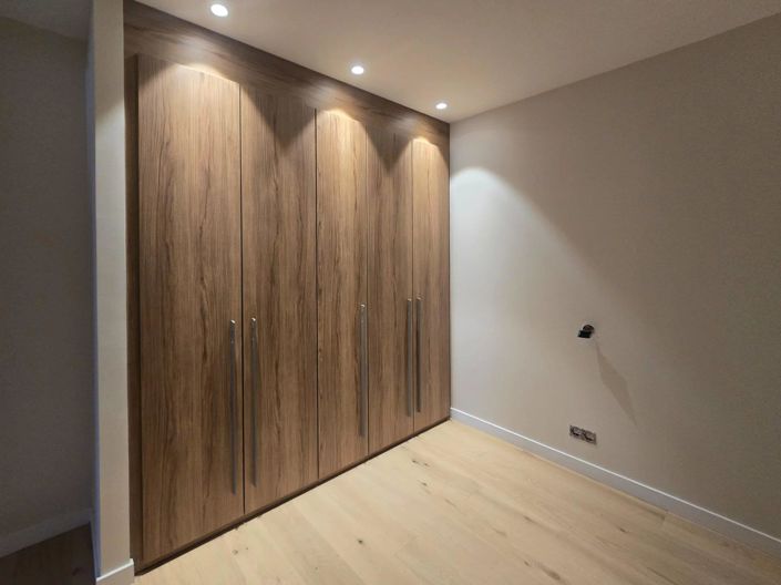 Image No.12-5 Bed House for sale