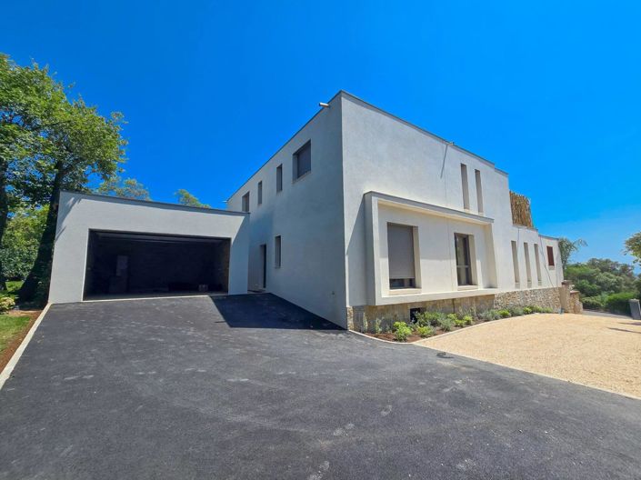 Image No.19-5 Bed House for sale