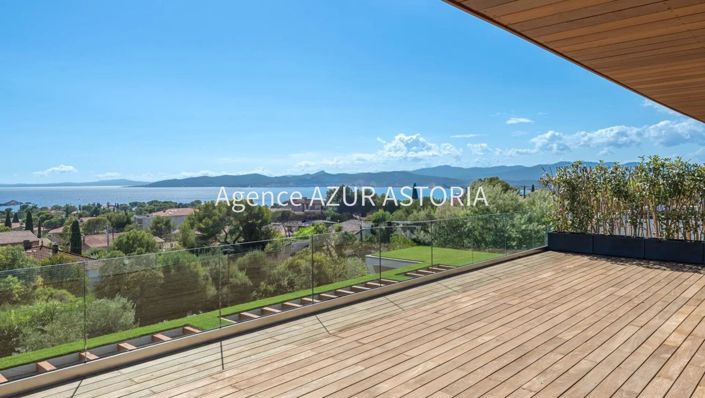 Image No.2-5 Bed House for sale