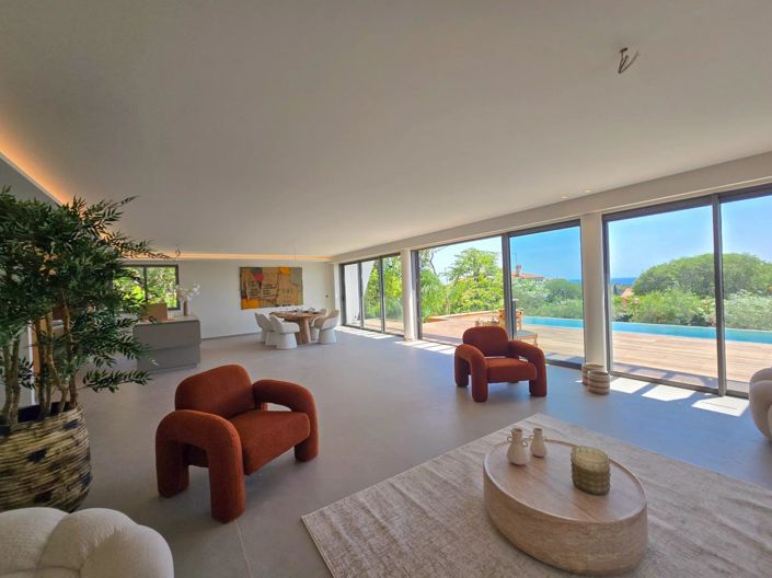 Image No.21-5 Bed House for sale