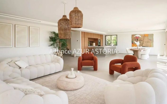 Image No.6-5 Bed House for sale