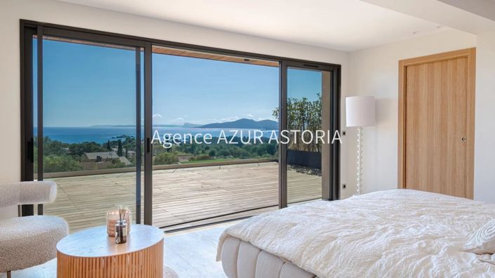 Image No.7-5 Bed House for sale